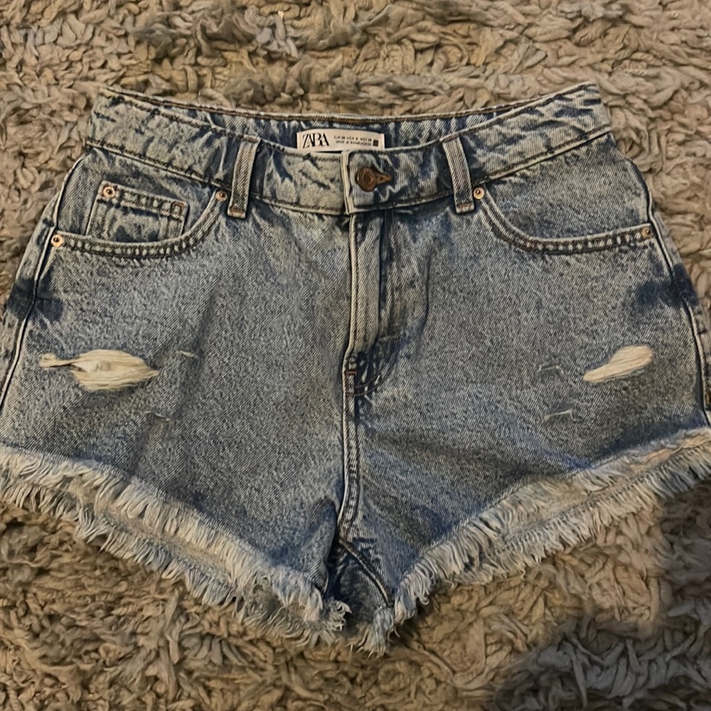 Zara Distressed Shorts NWOT